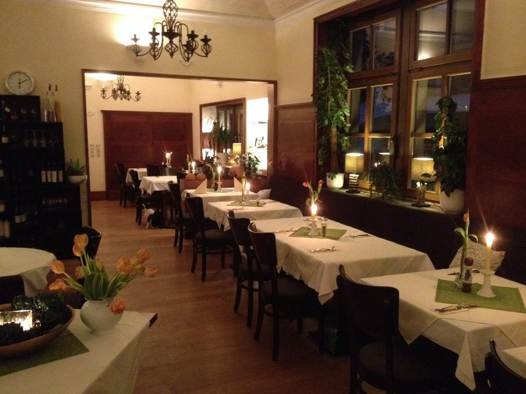 Linde Restaurant & Hotel Nußloch エクステリア 写真